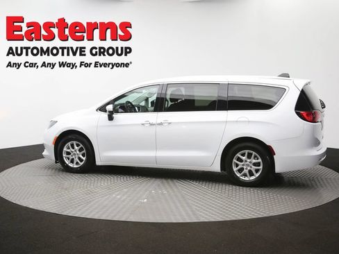 Used 2022 Chrysler Voyager LX FWD image 60