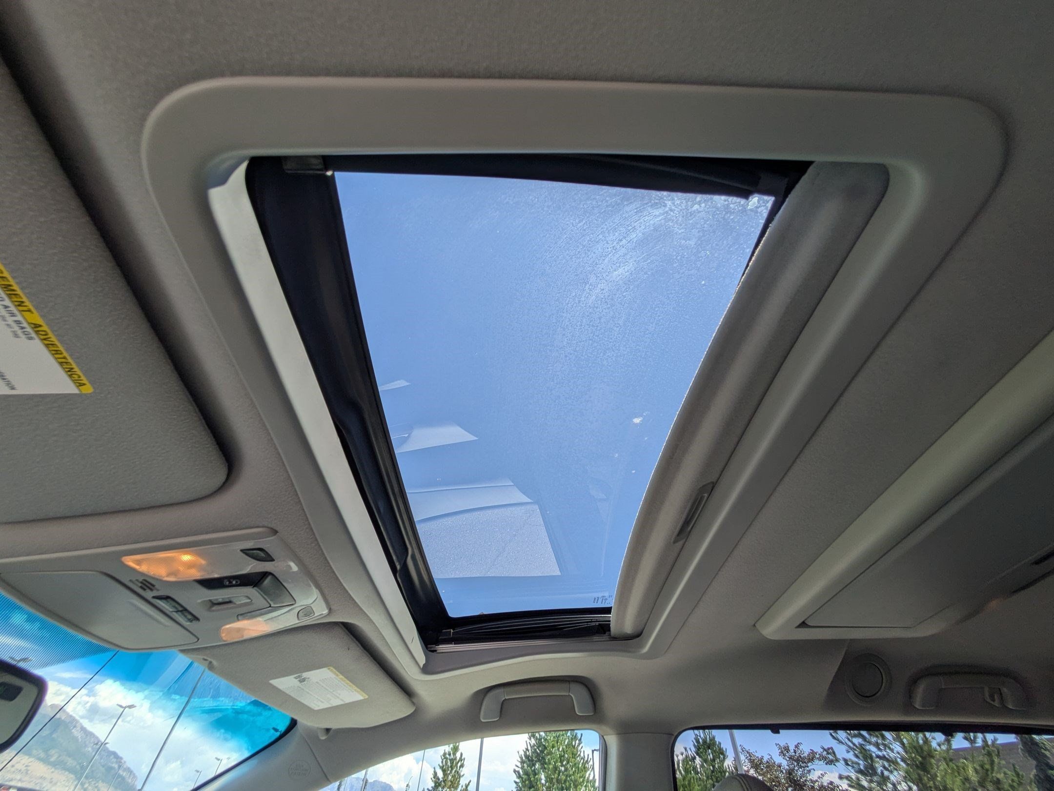Used 2012 Toyota Sienna XLE w/ Entertainment Pkg FWD image 16