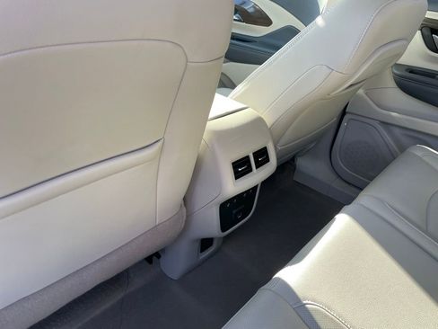 Used 2022 GMC Terrain Denali w/ Denali Premium Package image 8