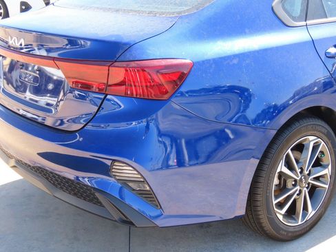 Used 2023 Kia Forte LXS image 11