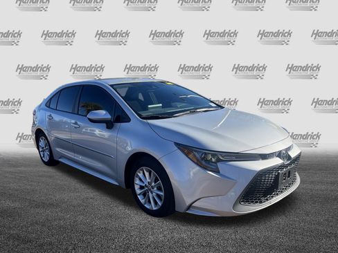 Used 2022 Toyota Corolla LE image 2