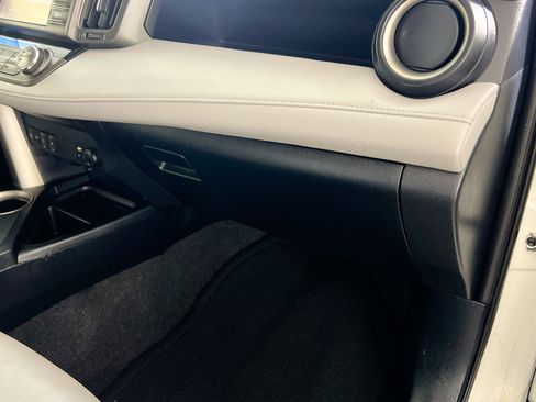 Used 2015 Toyota RAV4 Limited FWD image 35