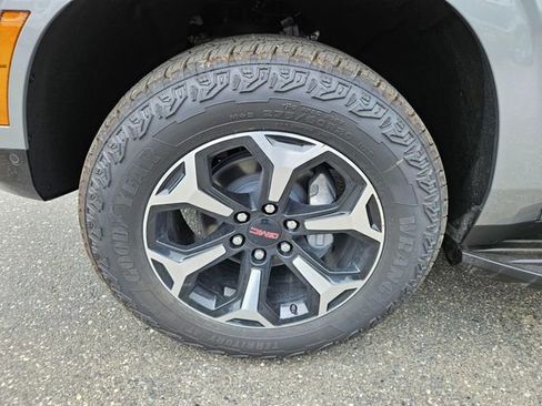 New 2026 GMC Yukon AT4 AWD/4WD image 9