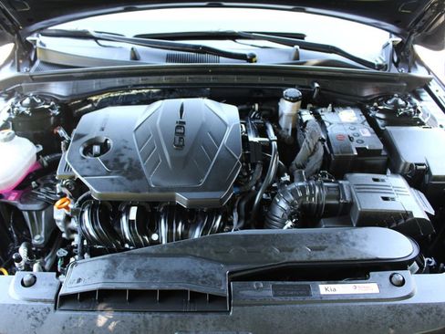 Used 2025 Kia K5 LXS FWD image 32