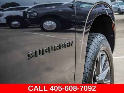 Used 2023 Chevrolet Suburban Z71 w/ Off-Road Capability Package AWD/4WD image 15