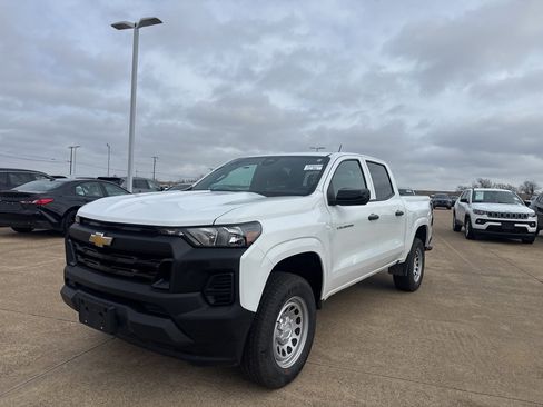 Used 2024 Chevrolet Colorado W/T w/ Safety Package image 7