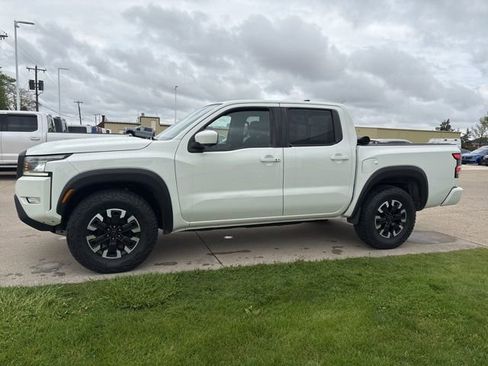 Used 2022 Nissan Frontier S AWD/4WD image 12