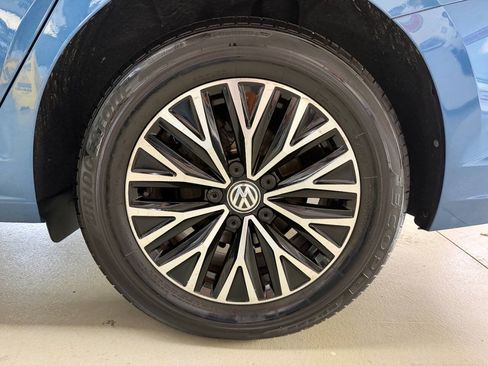 Used 2019 Volkswagen Jetta SE w/ Cold Weather Package FWD image 30