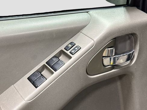 Used 2019 Nissan Frontier SV image 19