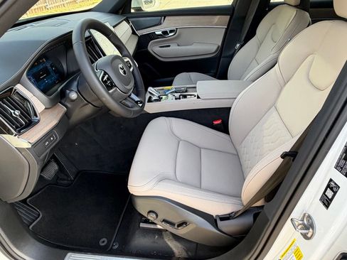 New 2026 Volvo XC90 T8 Plus w/ Protection Package Premier AWD/4WD image 18