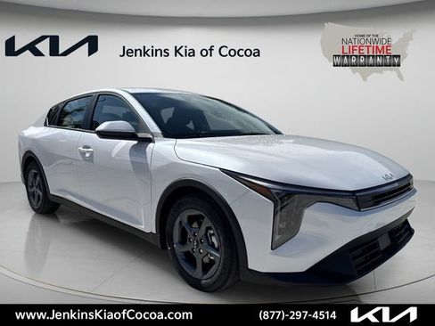 New 2026 Kia K4 FWD image 1
