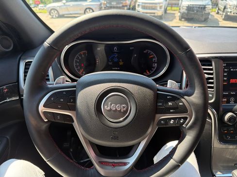 Used 2018 Jeep Grand Cherokee Trailhawk AWD/4WD image 16