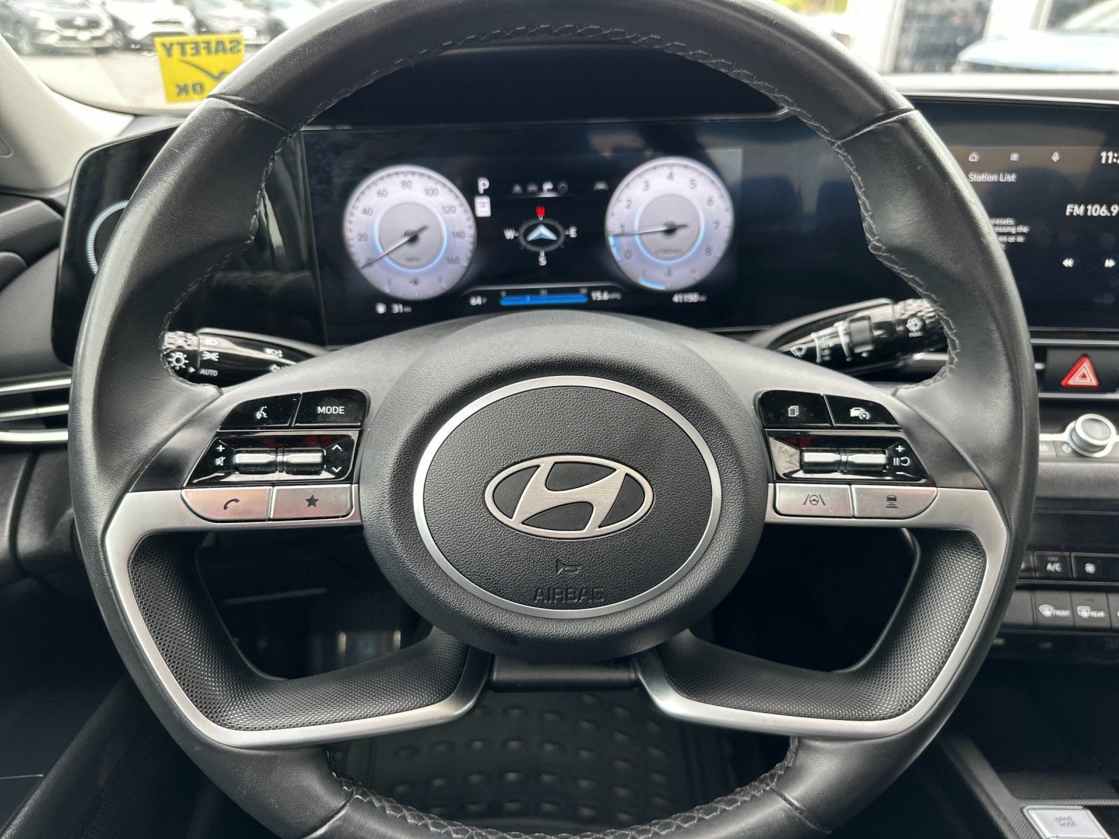 Used 2025 Hyundai Elantra SEL FWD image 22