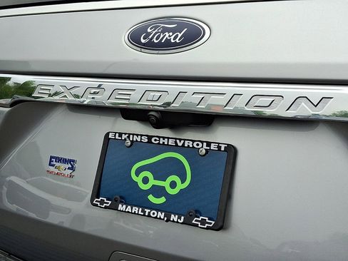 Used 2020 Ford Expedition XLT w/ Equipment Group 202A AWD/4WD image 24
