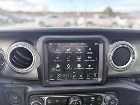 Used 2020 Jeep Gladiator Overland image 23