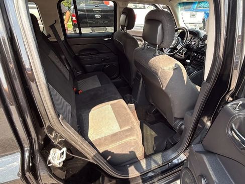 Used 2014 Jeep Patriot Sport image 11