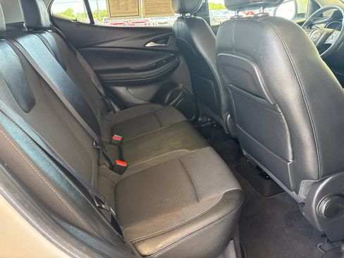 Used 2022 Buick Encore GX Preferred w/ Cold Weather Comfort Package FWD image 16