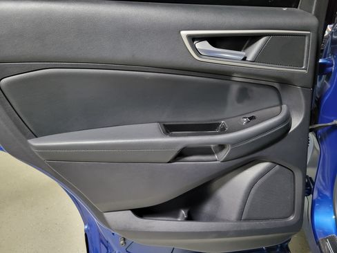 Used 2020 Ford Edge SEL FWD image 18