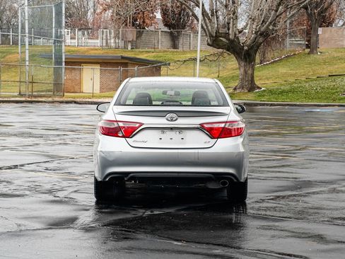 Used 2016 Toyota Camry SE image 6