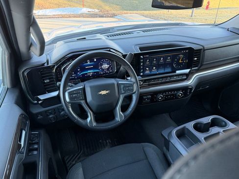 Used 2022 Chevrolet Silverado 1500 LT image 26