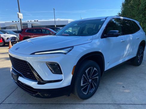 New 2026 Buick Enclave Sport Touring w/ Power Package image 7