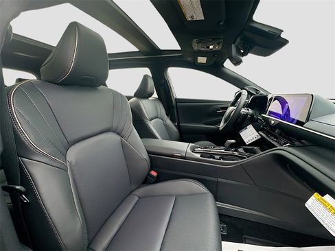 New 2025 Toyota Crown Signia image 28