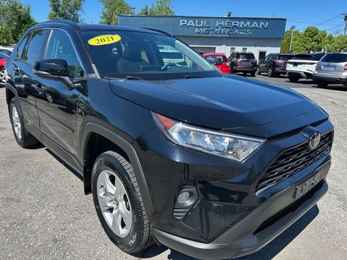 Used 2021 Toyota RAV4 XLE w/ Convenience Package AWD/4WD image 1