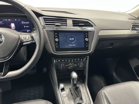 Used 2020 Volkswagen Tiguan SEL AWD/4WD image 23