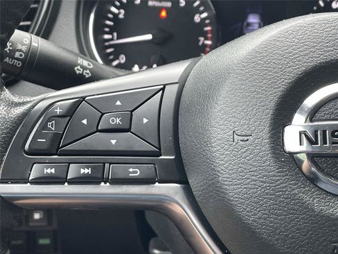 Used 2019 Nissan Rogue SV w/ Sun & Sound Touring Package AWD/4WD image 28