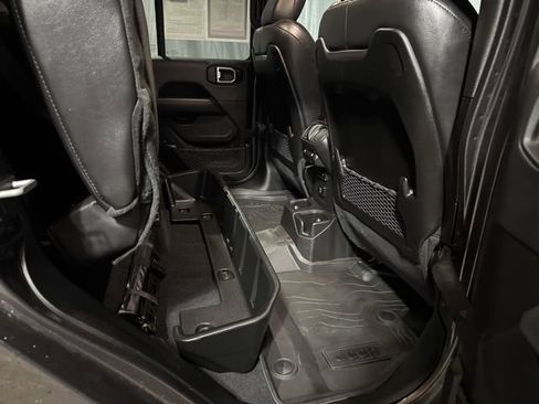 Used 2025 Jeep Gladiator High Tide image 32