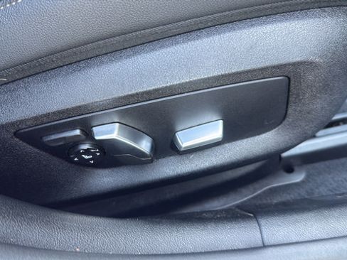 Used 2022 BMW 530i w/ Convenience Package RWD image 24