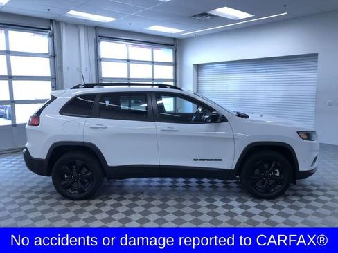 Used 2023 Jeep Cherokee Altitude Lux w/ Lux Elite Package image 2