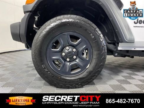 Used 2025 Jeep Wrangler Sport AWD/4WD image 9