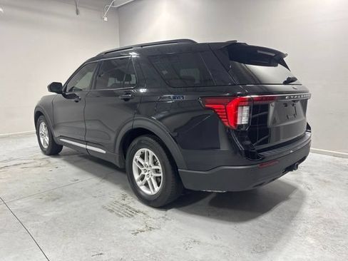 Used 2025 Ford Explorer Active RWD image 8