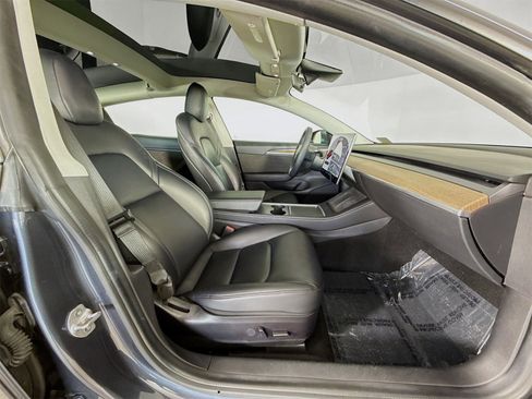 Used 2021 Tesla Model 3 Standard Range Plus image 27