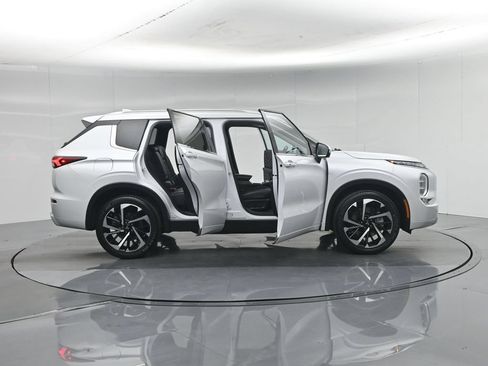 Used 2024 Mitsubishi Outlander SEL FWD image 4