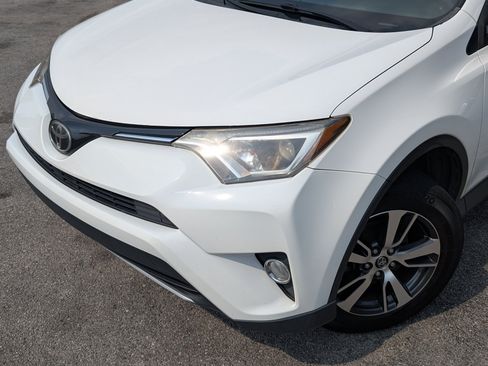 Used 2018 Toyota RAV4 XLE FWD image 13