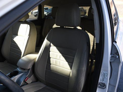 Used 2015 Ford Escape SE image 17