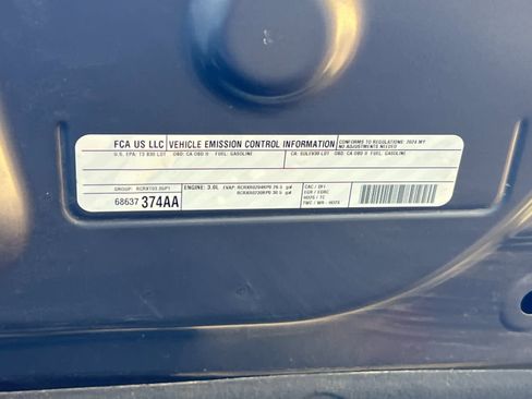 Used 2024 Jeep Wagoneer Series II w/ Flexible Seating Group image 31