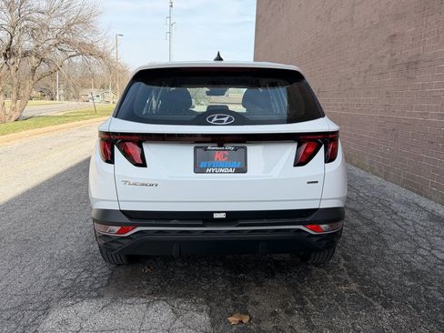 Used 2024 Hyundai Tucson SE image 4