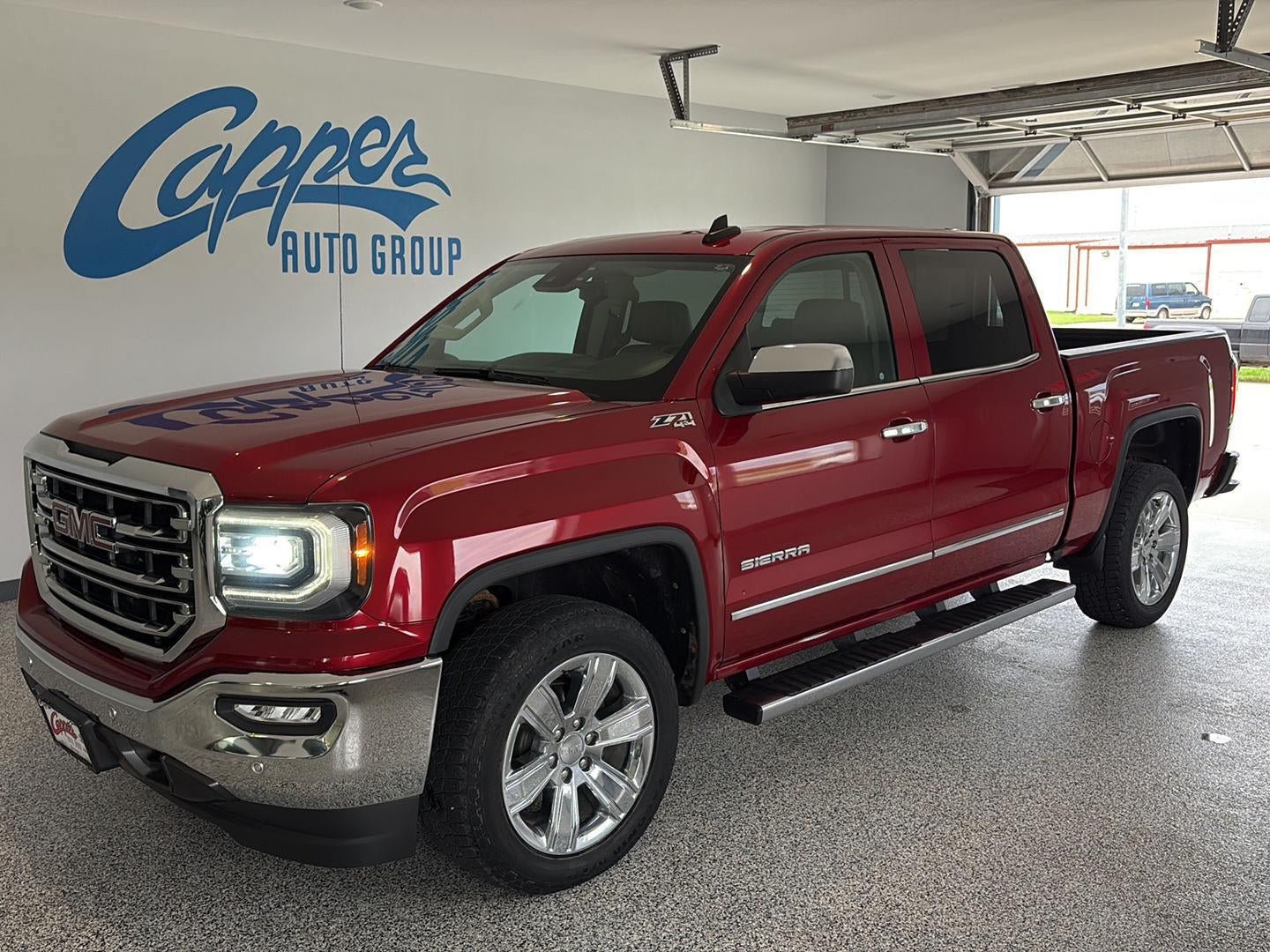 Used 2018 GMC Sierra 1500 SLT AWD/4WD image 1