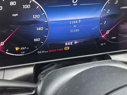 Used 2024 Mercedes-Benz GLC 300 4MATIC image 15