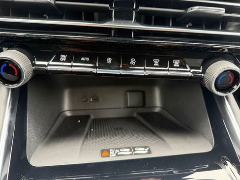 New 2026 Chevrolet Traverse LT w/ Driver Confidence Package AWD/4WD image 24