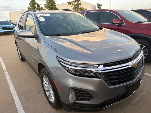 Used 2023 Chevrolet Equinox LT AWD/4WD image 2