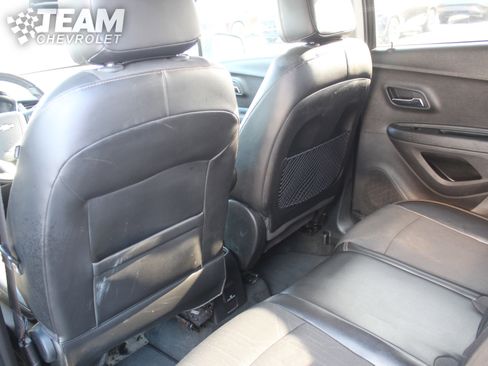 Used 2019 Chevrolet Trax LT w/ LT Convenience Package image 20