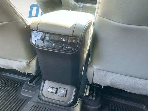 New 2026 Toyota Highlander Platinum AWD/4WD image 20