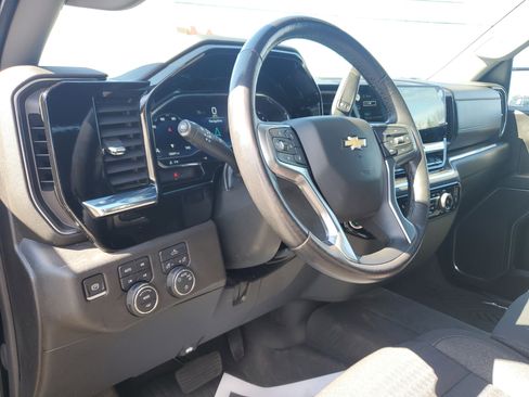 Used 2022 Chevrolet Silverado 1500 LT w/ Z71 Off-Road Package image 16