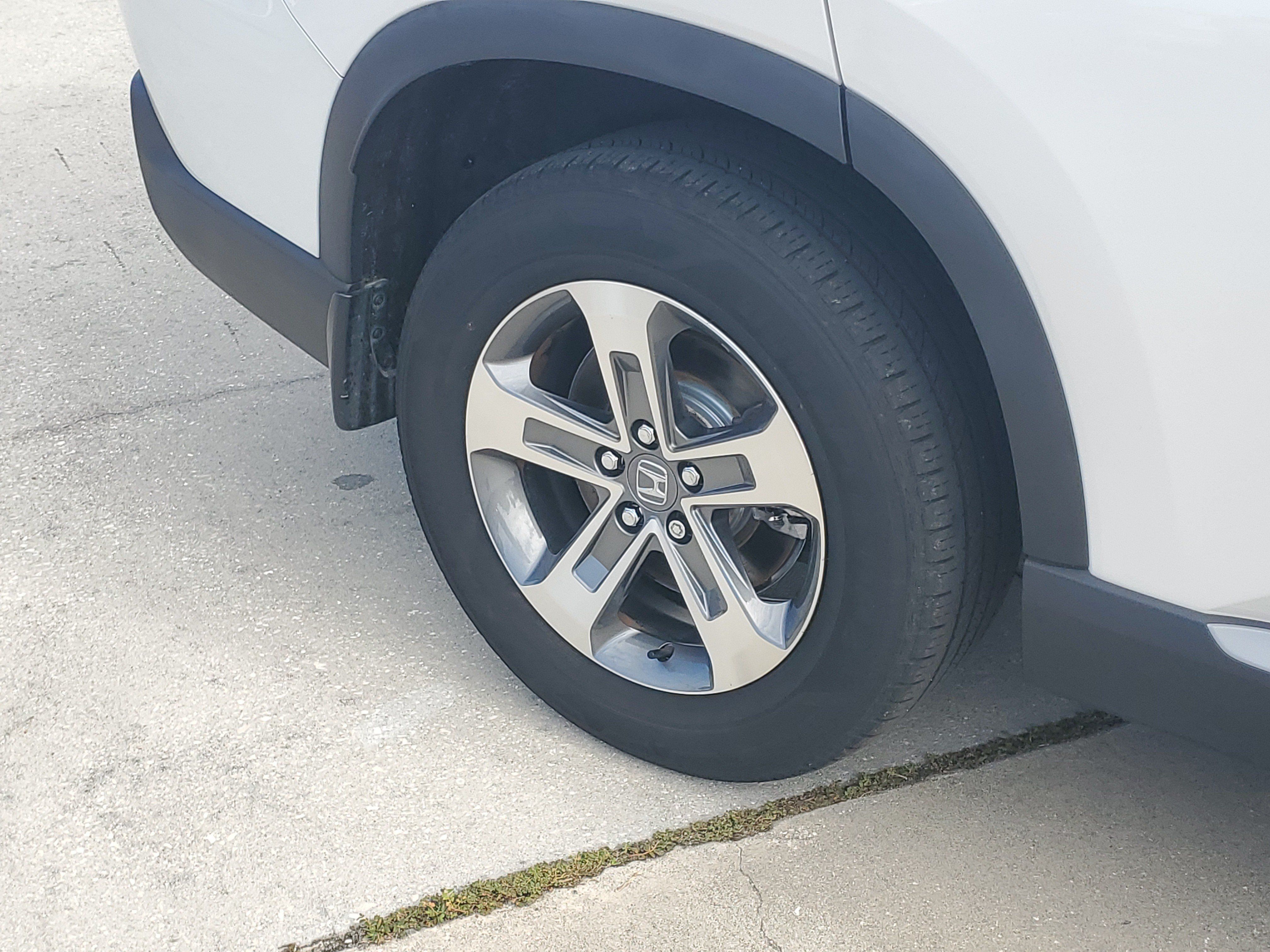 Used 2025 Honda Pilot EX-L image 8