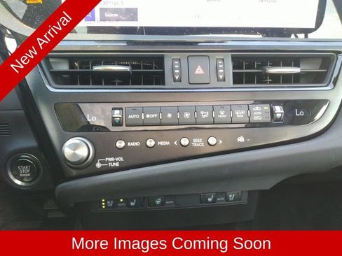 Used 2025 Lexus ES 350 w/ Premium Package FWD image 16