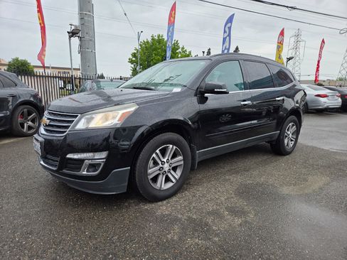 Used 2016 Chevrolet Traverse LT FWD image 1